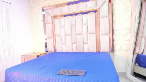 Snapshot of dafnee_adams chatting on 10-26-25, 12:22 Dafnee online show from 10-26-25, 12:22