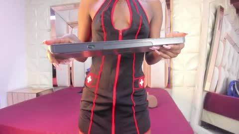 Snapshot of dafnee_adams chatting on 10-27-25, 12:53 Dafnee online show from 10-27-25, 12:53