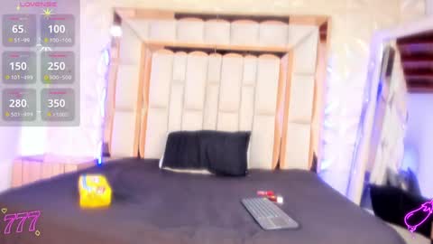 Snapshot of dafnee_adams chatting on 05-20-26, 12:33 Dafnee online show from 05-20-26, 12:33