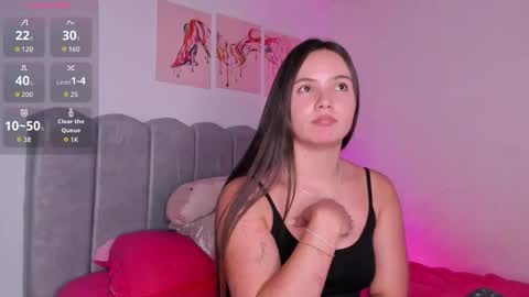 Dafne  online show from 11-19-25, 10:10