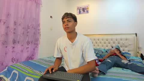 dafnezahiraa  online show from 03-05-25, 04:45