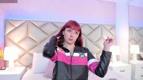 Snapshot of dafnne_hall chatting on 09-09-25, 04:23 Dafnne online show from 09-09-25, 04:23