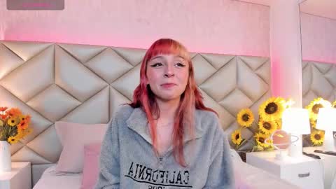 Snapshot of dafnne_hall chatting on 11-25-25, 04:12 Dafnne online show from 11-25-25, 04:12