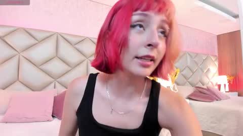 Snapshot of dafnne_hall chatting on 11-28-25, 04:59 Dafnne online show from 11-28-25, 04:59