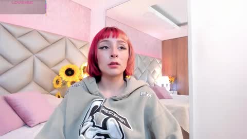 Snapshot of dafnne_hall chatting on 11-29-25, 04:15 Dafnne online show from 11-29-25, 04:15