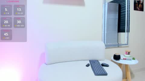 Dahian  online show from 04-25-26, 01:41