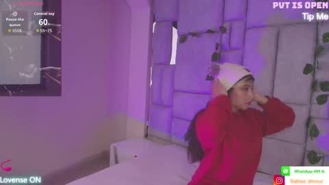 Dahiana  online show from 11-14-25, 11:53