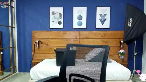  Dahiana  online show from 09-15-25, 08:09