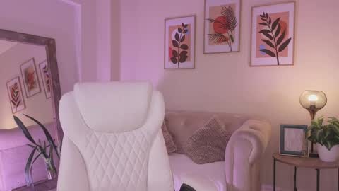 Dahiann Walcott online show from 04-24-26, 03:03