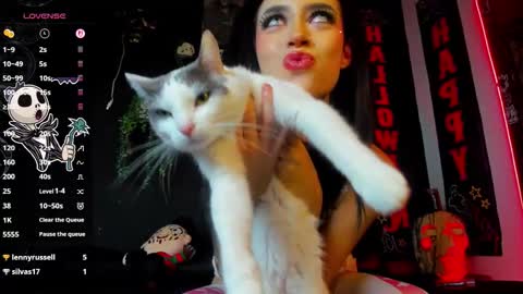 Snapshot of dahlia_darkwood chatting on 10-19-25, 04:57 Dahlia online show from 10-19-25, 04:57