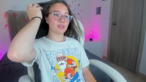 Snapshot of dahlia_rousse chatting on 01-29-25, 08:04 Dahlia online show from 01-29-25, 08:04