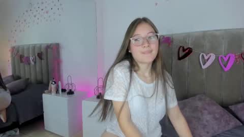 Snapshot of dahlia_rousse chatting on 03-01-25, 10:42 Dahlia online show from 03-01-25, 10:42