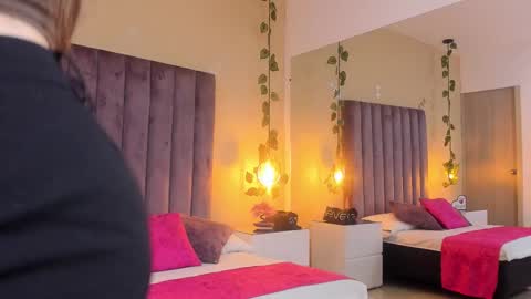 Snapshot of dahlia_rousse chatting on 11-07-25, 12:43 Dahlia online show from 11-07-25, 12:43