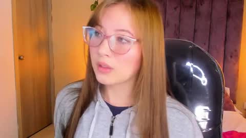 Snapshot of dahlia_rousse chatting on 11-09-25, 05:00 Dahlia online show from 11-09-25, 05:00