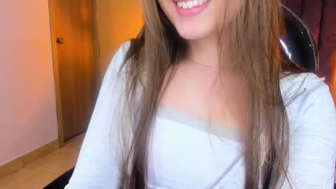 Snapshot of dahlia_rousse chatting on 11-18-25, 06:07 Dahlia online show from 11-18-25, 06:07