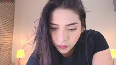 Dahlia online show from 10-17-25, 09:28