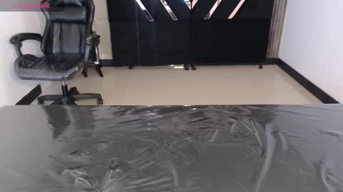 Snapshot of dahyan_ch chatting on 11-10-25, 05:01 dahyan_ch online show from 11-10-25, 05:01