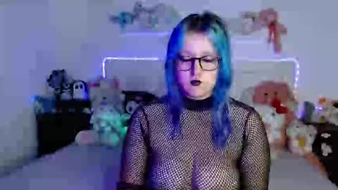 Snapshot of daiademoniaka chatting on 10-17-25, 12:47 online show from 10-17-25, 12:47