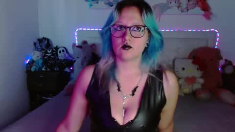 Snapshot of daiademoniaka chatting on 12-14-25, 07:18 online show from 12-14-25, 07:18