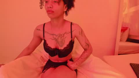 Snapshot of daiana_curly chatting on 01-15-25, 12:04 Daiana online show from 01-15-25, 12:04