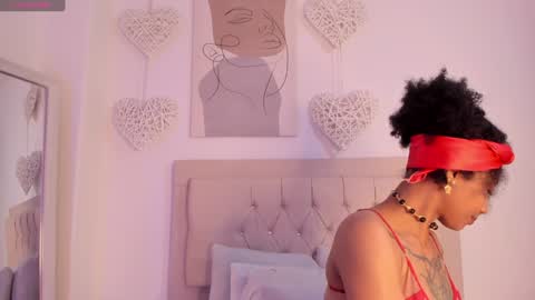 Snapshot of daiana_curly chatting on 01-28-25, 07:10 Daiana online show from 01-28-25, 07:10