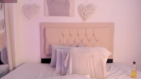 Snapshot of daiana_curly chatting on 01-28-25, 10:12 Daiana online show from 01-28-25, 10:12