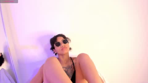 Snapshot of daiana_curly chatting on 01-29-25, 02:53 Daiana online show from 01-29-25, 02:53