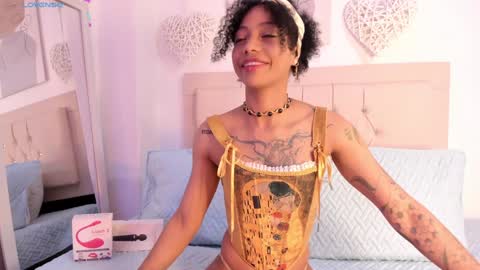 Snapshot of daiana_curly chatting on 02-05-25, 03:20 Daiana online show from 02-05-25, 03:20