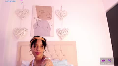 Snapshot of daiana_curly chatting on 02-12-25, 12:01 Daiana online show from 02-12-25, 12:01