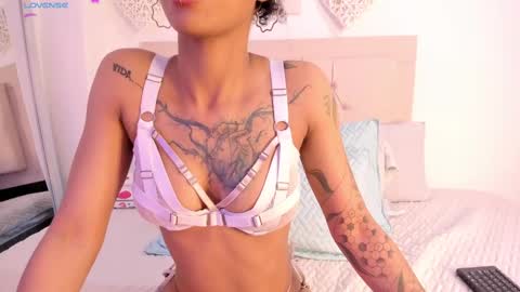 Snapshot of daiana_curly chatting on 02-12-25, 03:05 Daiana online show from 02-12-25, 03:05