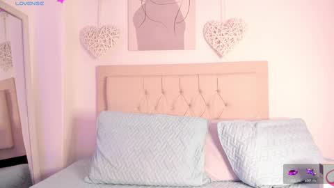 Snapshot of daiana_curly chatting on 02-17-25, 06:04 Daiana online show from 02-17-25, 06:04