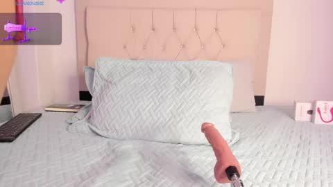 Snapshot of daiana_curly chatting on 02-28-25, 06:32 Daiana online show from 02-28-25, 06:32