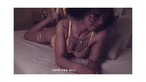 Snapshot of daiana_curly chatting on 03-11-25, 01:01 Daiana online show from 03-11-25, 01:01