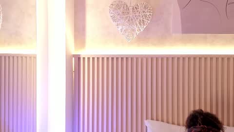 Snapshot of daiana_curly chatting on 10-12-25, 07:24 Daiana online show from 10-12-25, 07:24