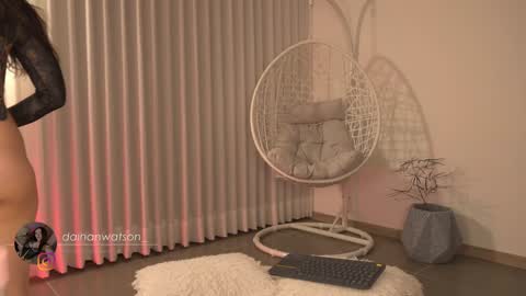 Snapshot of daihanwatson_ chatting on 12-12-24, 01:43 Dai independent online show from 12-12-24, 01:43