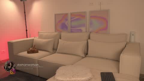 Snapshot of daihanwatson_ chatting on 01-08-25, 01:00 Dai independent online show from 01-08-25, 01:00