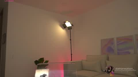 Snapshot of daihanwatson_ chatting on 03-05-25, 04:13 Dai independent online show from 03-05-25, 04:13