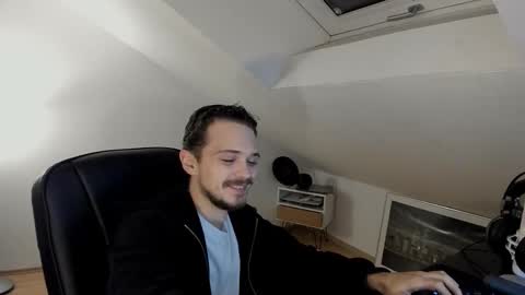 Daimon  online show from 10-22-25, 11:15