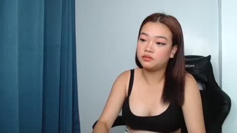 Snapshot of dainaxoxoxo chatting on 10-07-25, 07:44 Diana online show from 10-07-25, 07:44