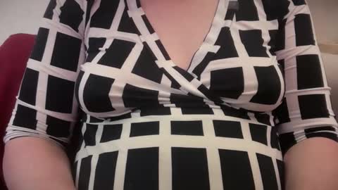 Mx Mommy Moo online show from 04-25-26, 02:14