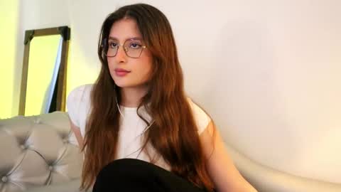 Lauren            online show from 10-20-25, 01:55