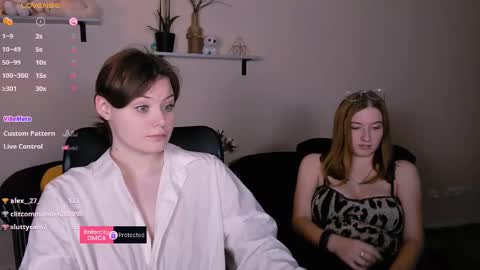 Little Di online show from 02-15-25, 05:51