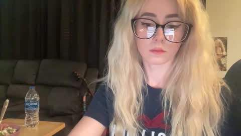 DaisyDivine online show from 10-13-25, 01:22