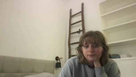 daisy_lately online show from 10-31-25, 10:38