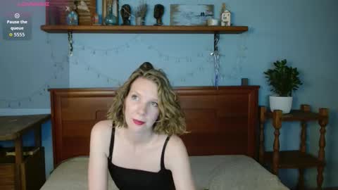 Snapshot of daisy_lovely chatting on 10-08-25, 04:43 daisy_lovely online show from 10-08-25, 04:43