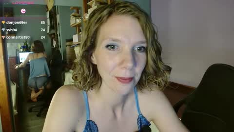 Snapshot of daisy_lovely chatting on 10-30-25, 04:14 daisy_lovely online show from 10-30-25, 04:14