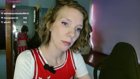 Snapshot of daisy_lovely chatting on 11-17-25, 04:18 daisy_lovely online show from 11-17-25, 04:18