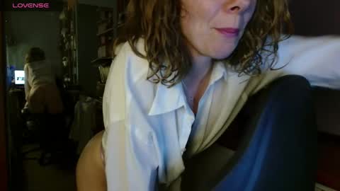 Snapshot of daisy_lovely chatting on 05-23-26, 04:33 daisy_lovely online show from 05-23-26, 04:33