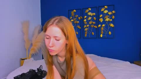 Snapshot of daisy_swanson chatting on 10-29-25, 03:47 Daisy Swanson online show from 10-29-25, 03:47