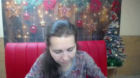 Snapshot of daisyedit chatting on 12-19-25, 06:53 DaisyEdit online show from 12-19-25, 06:53